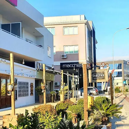 Daire Kalidonia , Spacious 2 Bedroom With Office