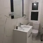 דירה Kalidonia , Spacious 2 Bedroom With Office *
