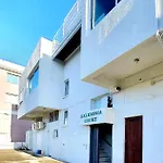 Kalidonia , Spacious 2 Bedroom With Office דירה