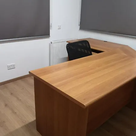 Kalidonia , Spacious 2 Bedroom With Office Apartamento Nicósia