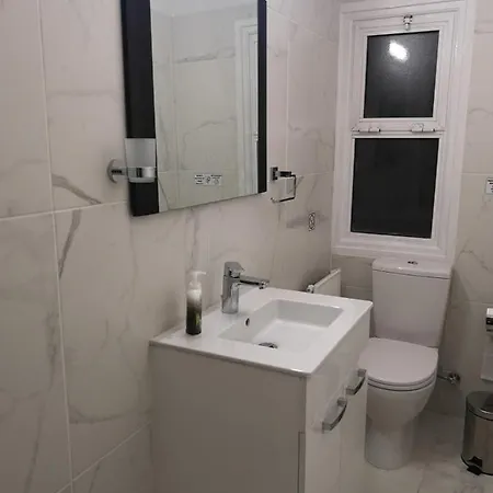 Appartamento Kalidonia , Spacious 2 Bedroom With Office *