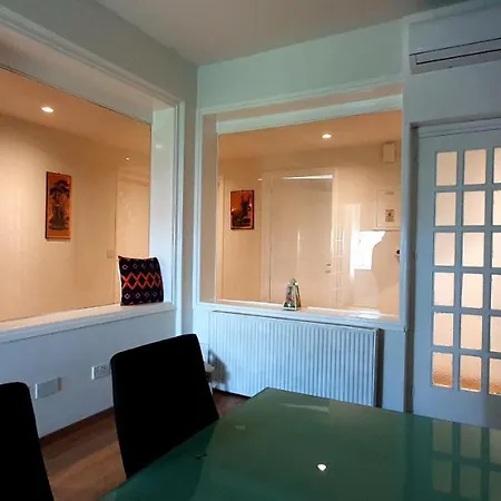 Kalidonia , Spacious 2 Bedroom With Office * Nicósia