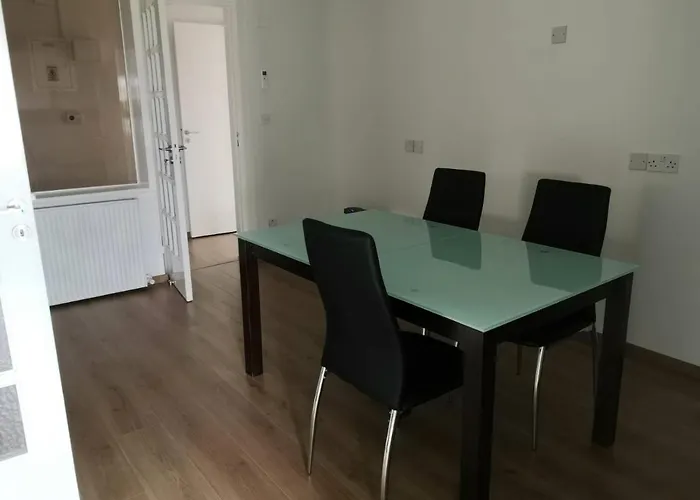 Apartament Kalidonia , Spacious 2 Bedroom With Office Nikozja
