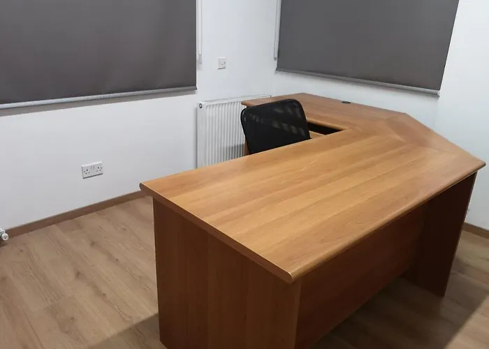 Kalidonia , Spacious 2 Bedroom With Office Apartament Nikozja