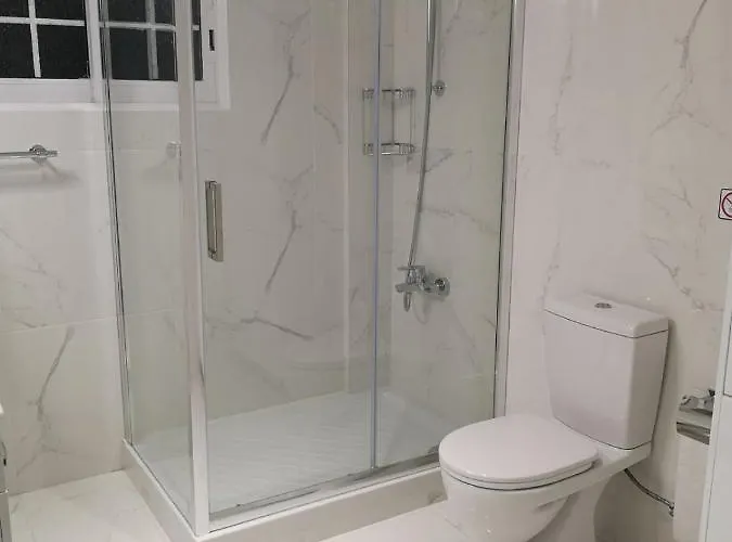 Kalidonia , Spacious 2 Bedroom With Office