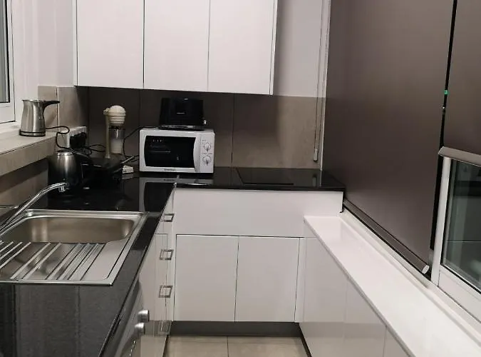 Kalidonia , Spacious 2 Bedroom With Office * Nikozja