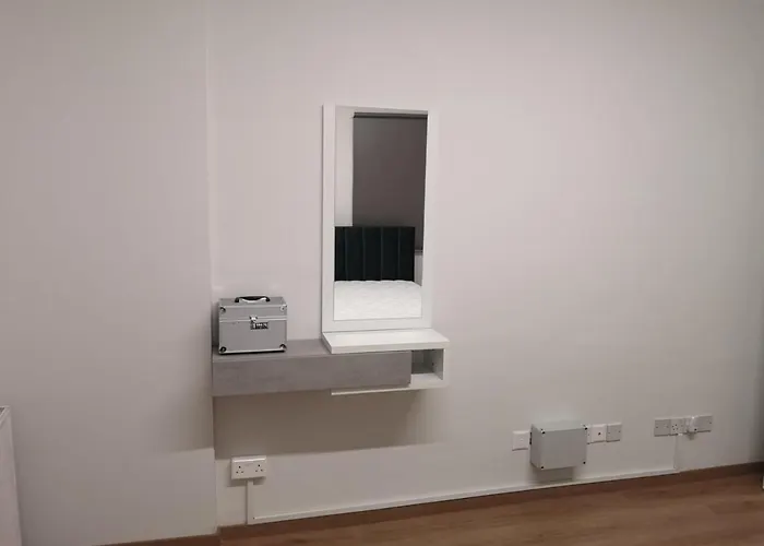 Apartment Kalidonia , Spacious 2 Bedroom With Office Nicosia