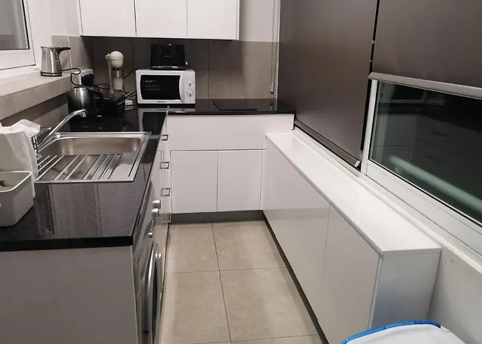 Kalidonia , Spacious 2 Bedroom With Office * Nikozja