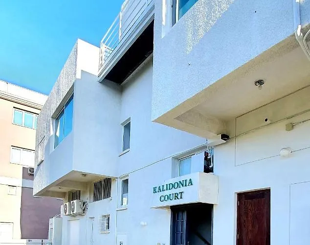 Kalidonia , Spacious 2 Bedroom With Office Apartment