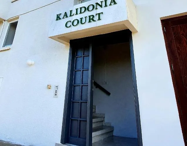 Kalidonia , Spacious 2 Bedroom With Office Apartment *