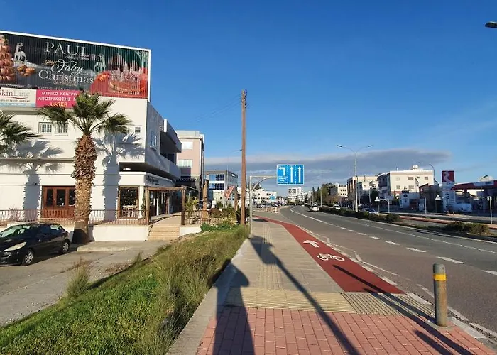 Kalidonia , Spacious 2 Bedroom With Office