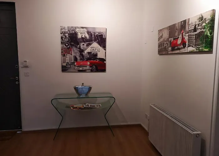 Kalidonia , Spacious 2 Bedroom With Office Apartament Nikozja